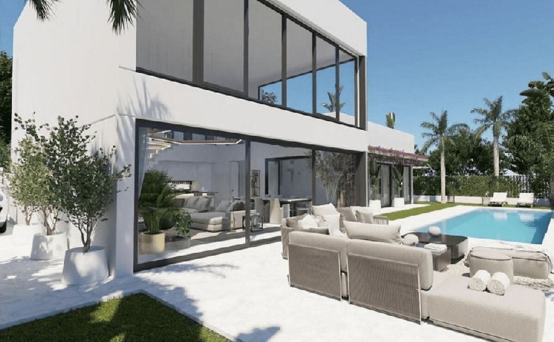 Villa in Estepona, Andalusia, Spain 1 - 12726792