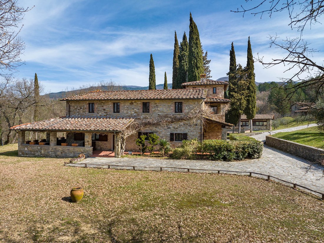 Small Village Composed Of Four Farmhouses In Chiusi Della Verna, Tuscany, Italy For Sale (12735374)