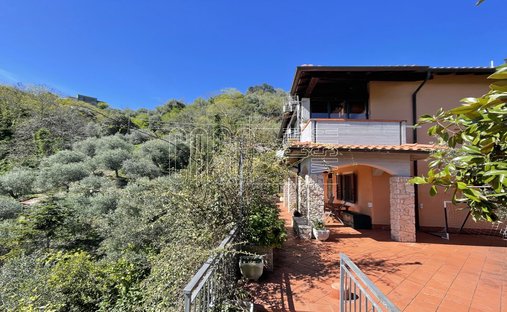House in Pugliola-Solaro, Lerici, Liguria 1