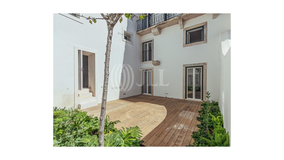 Apartment 2 Bedrooms Sale Lisboa In Lisboa, Portugal For Sale (12735891)