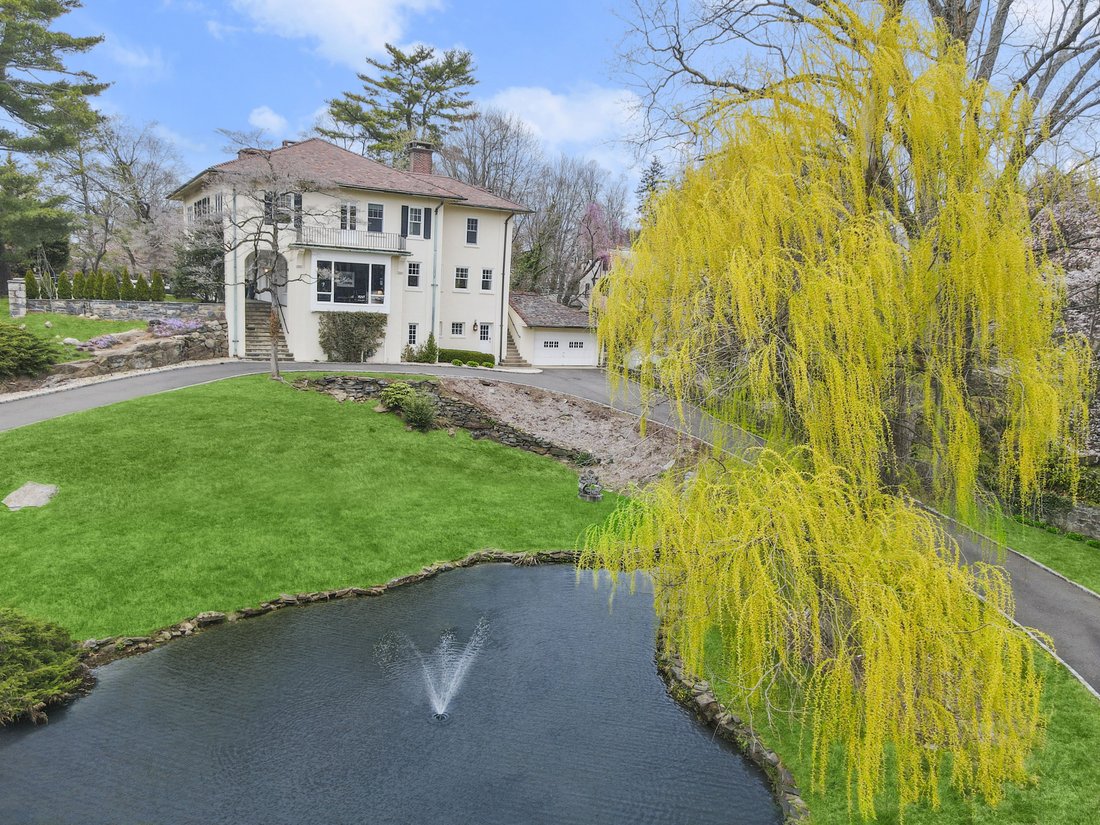 Beautifully Renovated In Town In Greenwich, Ct, United States For Sale