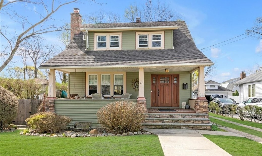 House Merrick In Merrick, New York, United States For Sale (12729792)