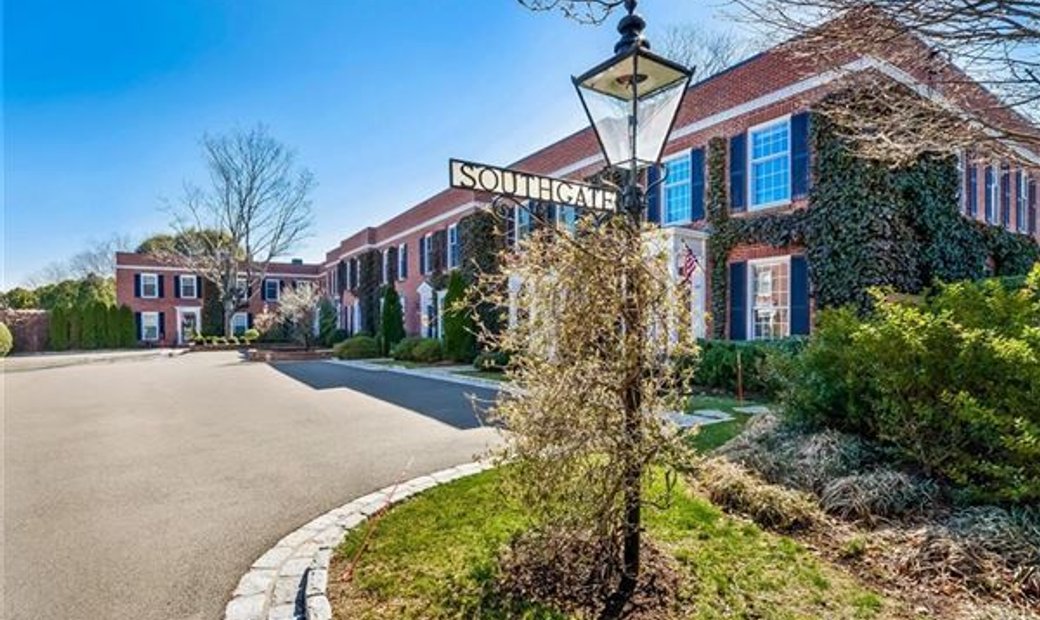 Mint Condition Townhouse At Southgate In New Canaan, Connecticut, United States For Sale (12732431)
