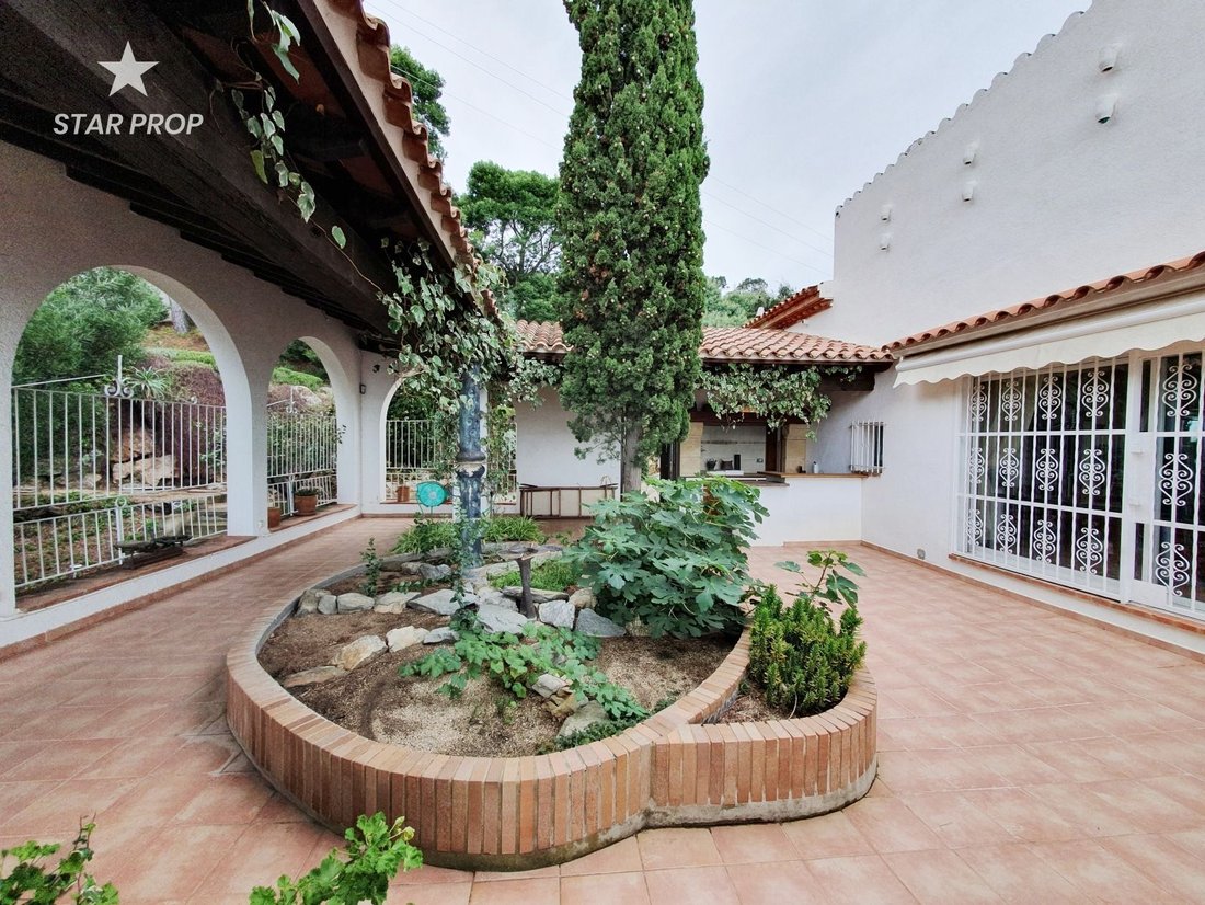 Villa in Llanca, Catalonia, Spain 2 - 12733597