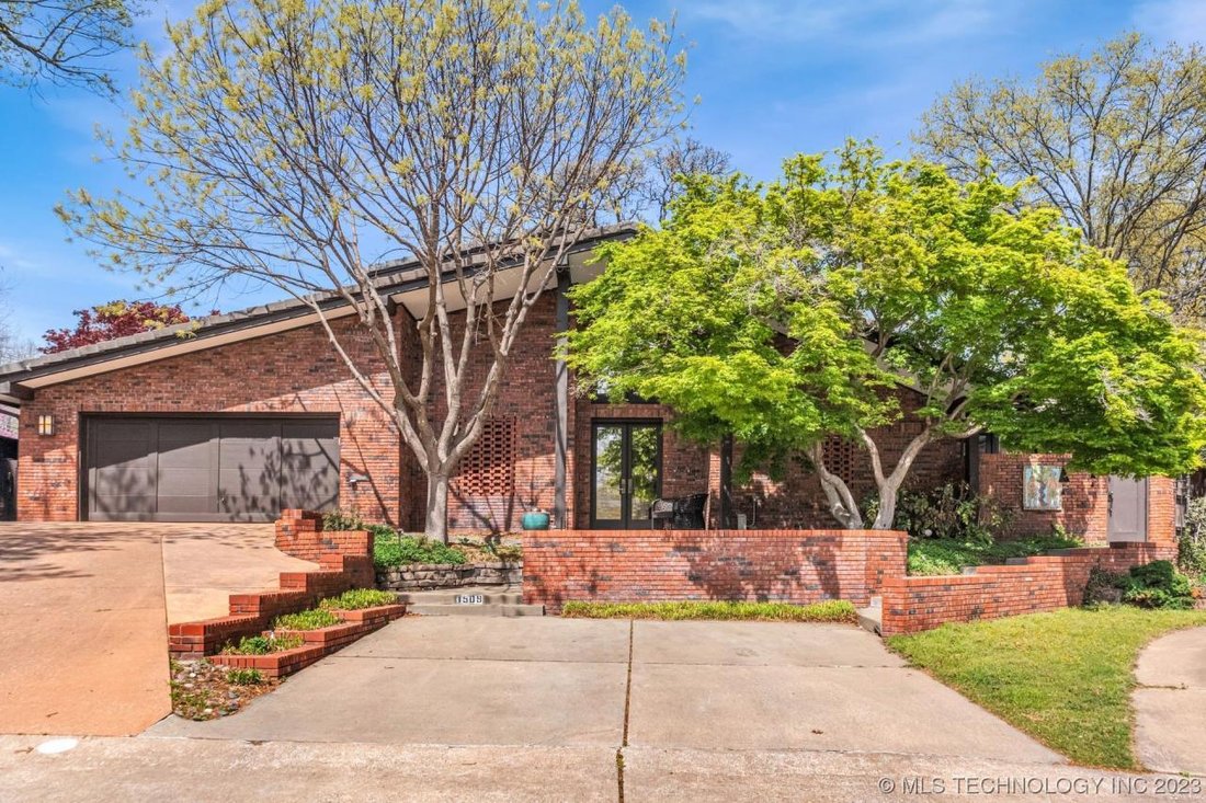 Oferta Rara En Las Fincas De Swan Lake En Tulsa, Oklahoma, Estados