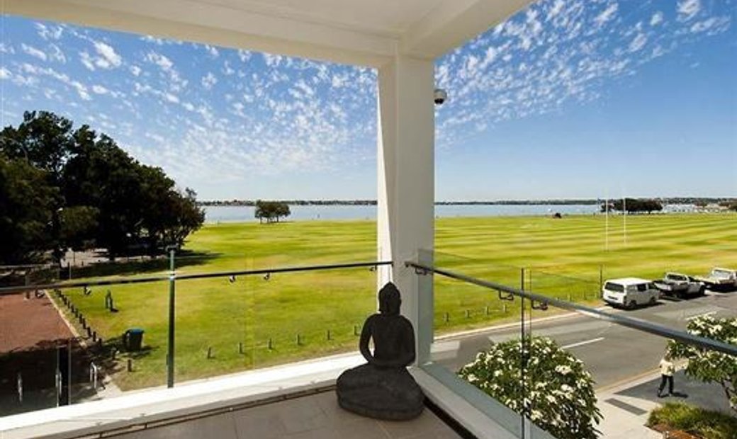 Stunning Apartment Is Right On The In Nedlands, Western Australia