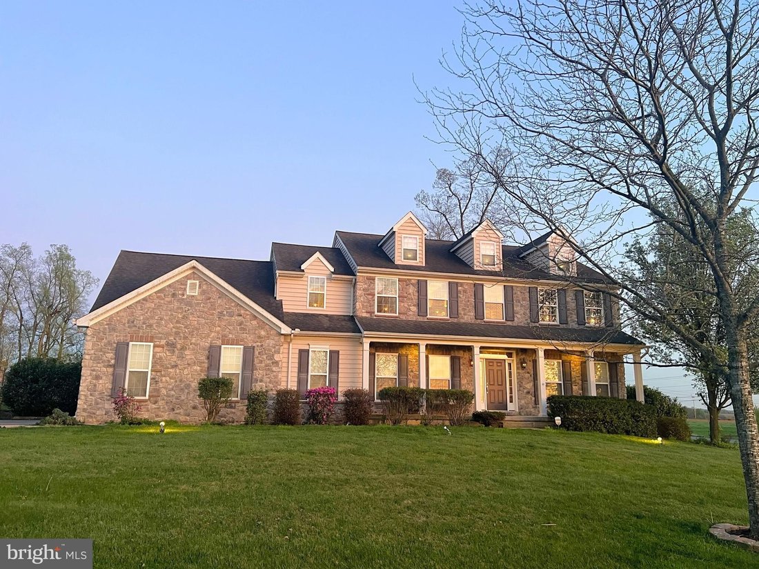 4 Bedrooms Single Family Detached In Oxford, Pennsylvania, United