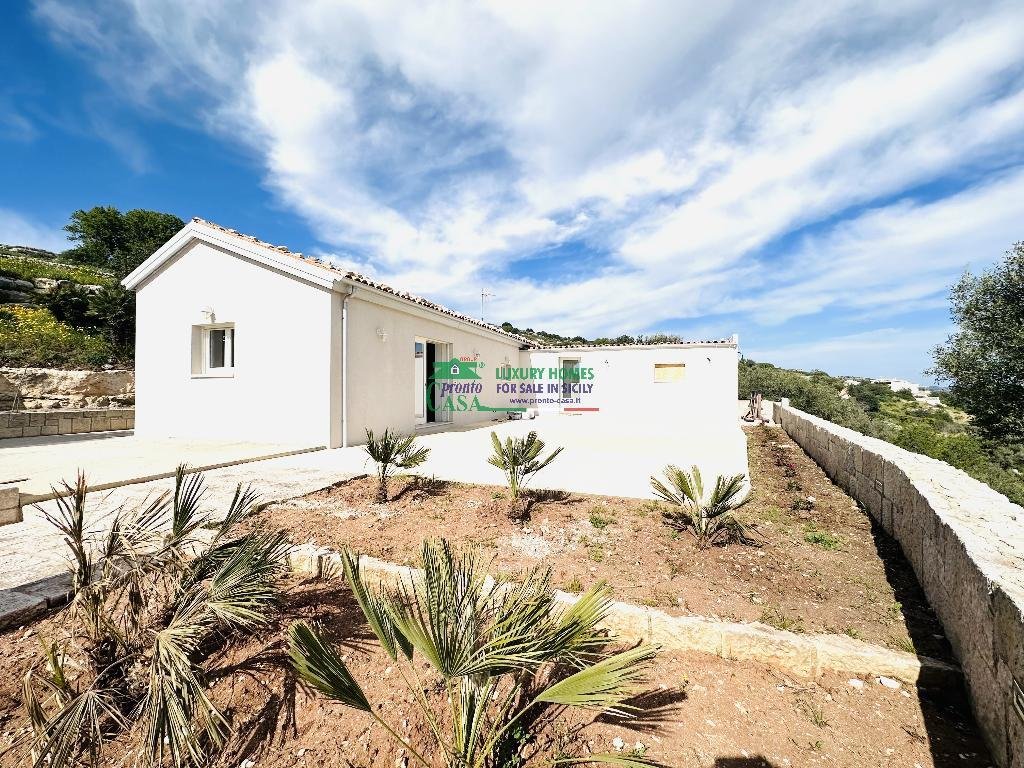 Ragusa Villa In Ragusa, Sicily, Italy For Sale (12730685)