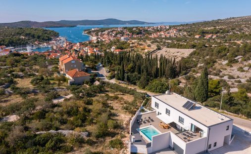 Villa in Milna, Split-Dalmatia County, Croatia 1