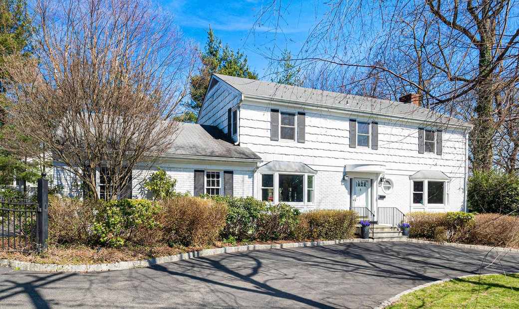 Spacious Colonial In Sought After Greenhaven In Rye, New York, United