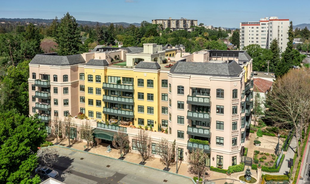 Updated Downtown San Mateo Condo In San Mateo, California, United
