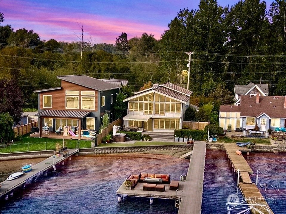 Outstanding Lake Stevens Waterfront In Lake Stevens, Washington, United