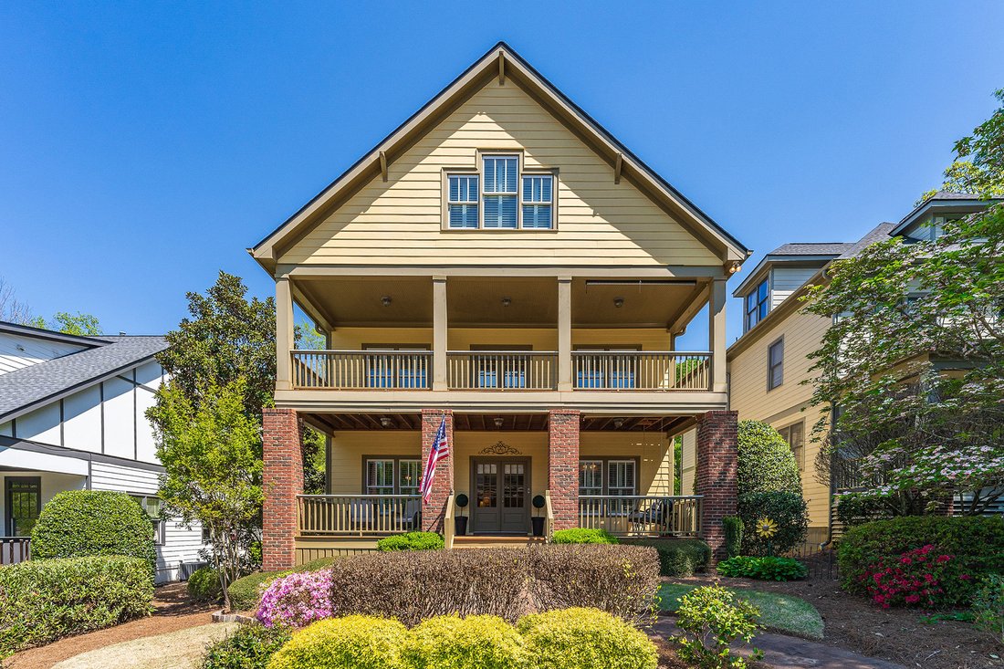 Wonderful Three Story Craftsman Style Home En Smyrna, Estados