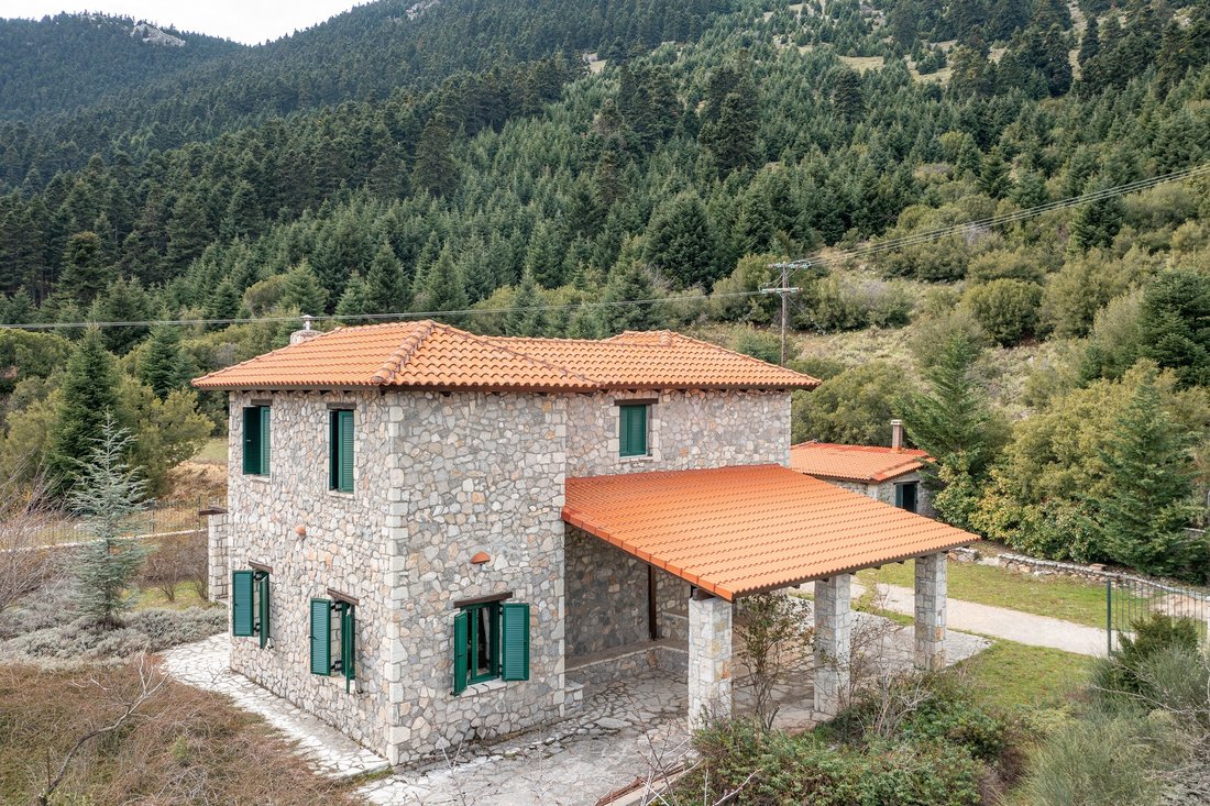 House in Loutron Hraias, Iraia, Peloponnese, Western Greece and the Ionian 1 - 12741280