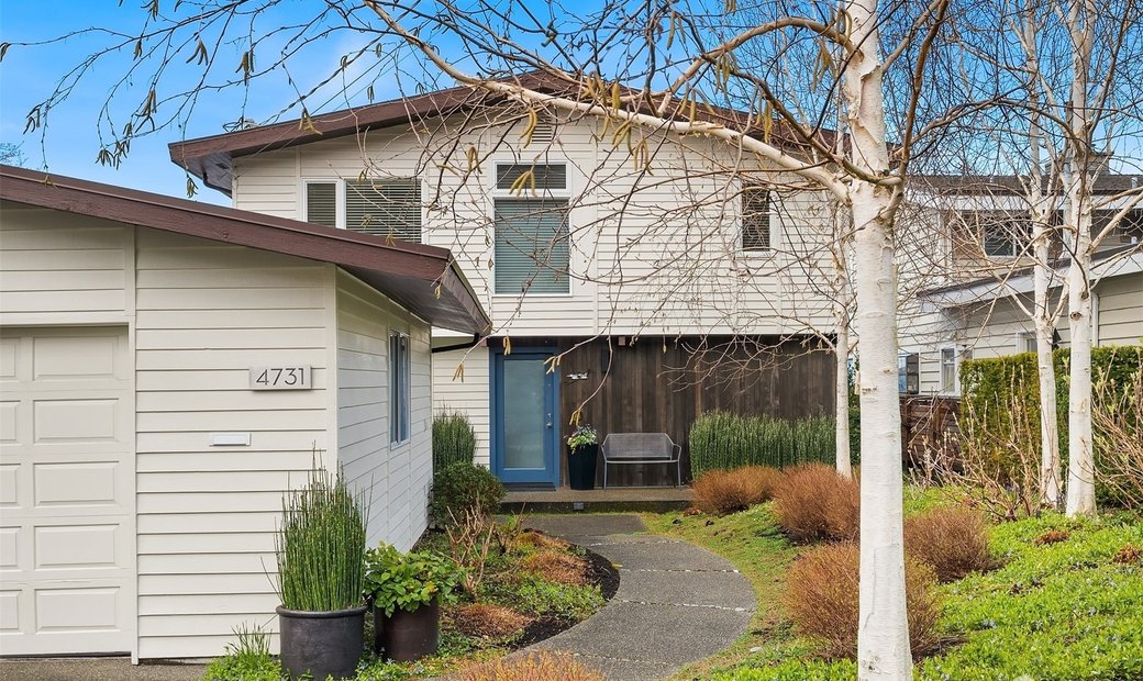 Puget Sound Waterfront Home Filled With In Seattle, Washington, United