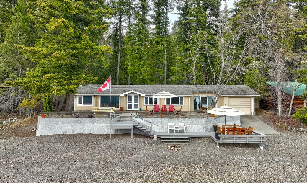 Shuswap Lake Cabin Dans Magna Bay, Colombie Britannique, Canada à