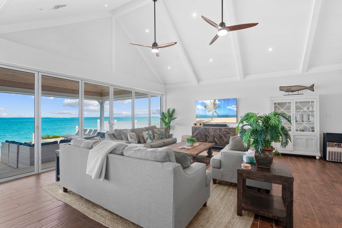 Sea Escape Beachfront House The Cut, Little In Forbes Hill, Exuma, The Bahamas For Sale (12742191)