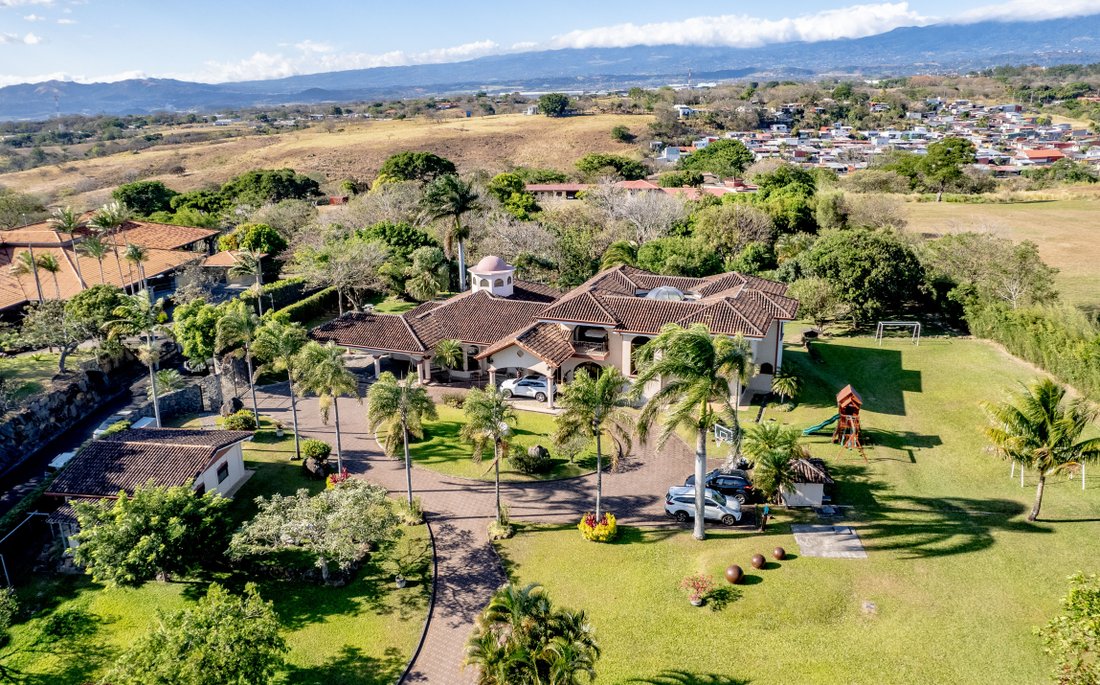 Estate in Alajuela, Costa Rica 2 - 12741766