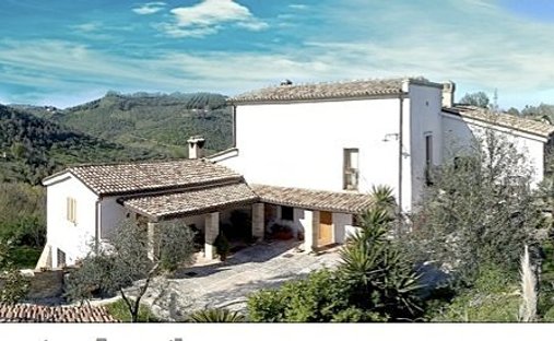 Country House in Loreto Aprutino, Abruzzo, Italy 1