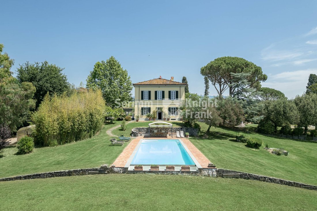 Villa in Area Monte San Quirico - Sant'Alessio, Lucca, Tuscany 3 - 12745558