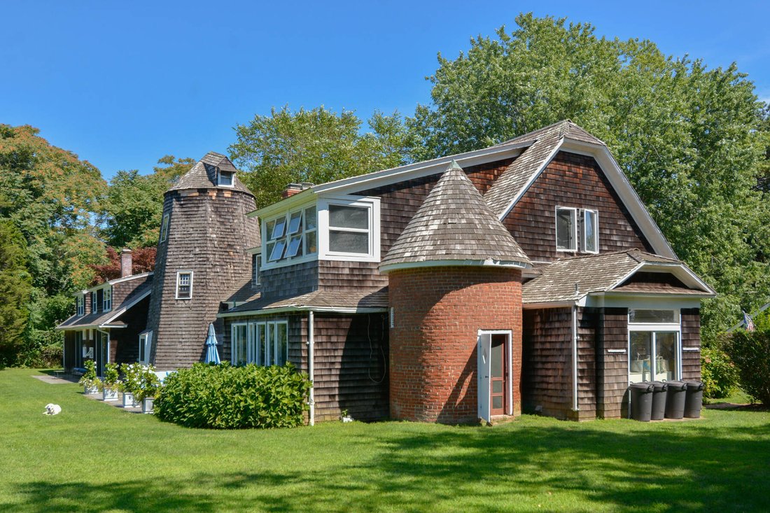 The Carriage House In The In Wainscott, New York, United
