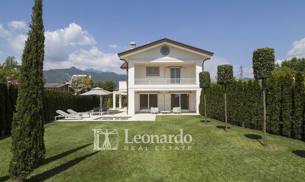 Villa For Sale In Forte Dei Marmi, Centro In Forte Dei Marmi, Tuscany, Italy For Sale (12745562)