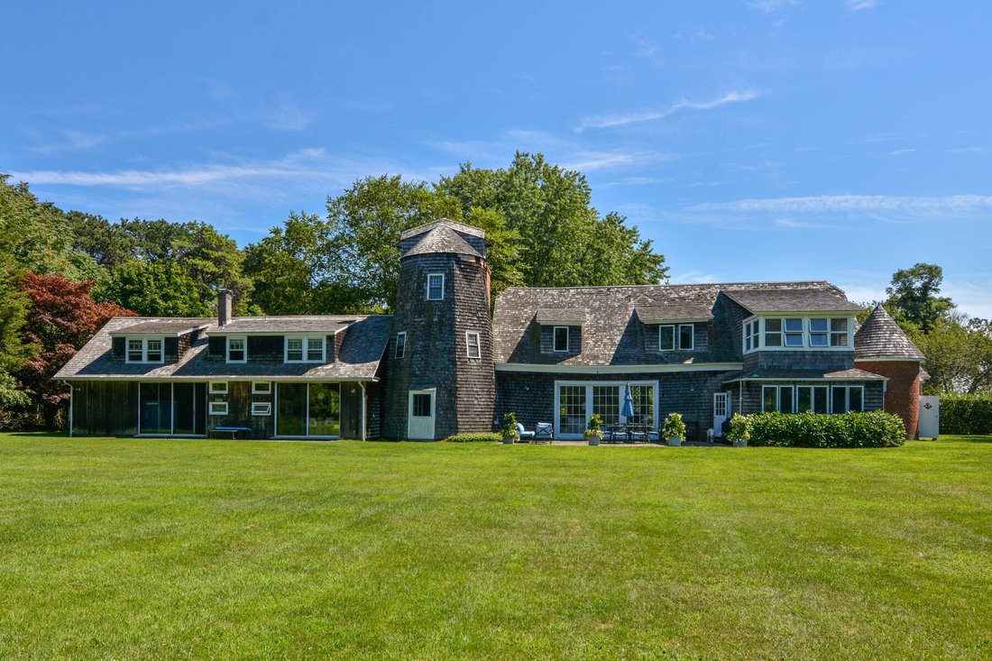 The Carriage House In The In Wainscott, New York, United