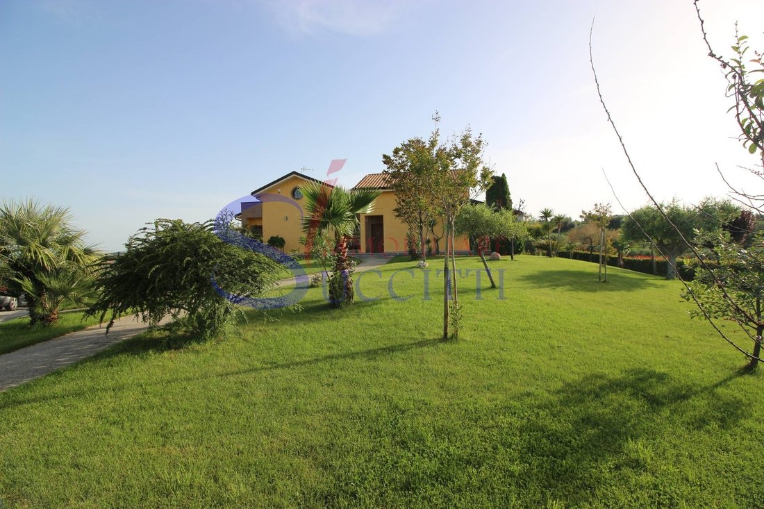 Villa in Tortoreto, Abruzzo, Italy 4 - 12744605