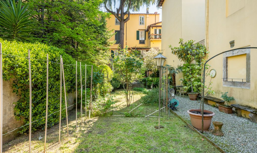 Apartment Featured By Garden, Terrace And Elevator On In Lucca, Tuscany