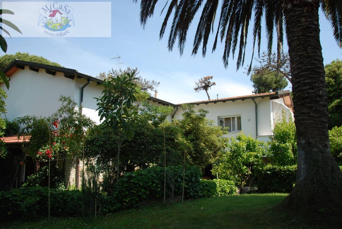 Villa in Tirrenia, Pisa, Italy 1 - 10767599