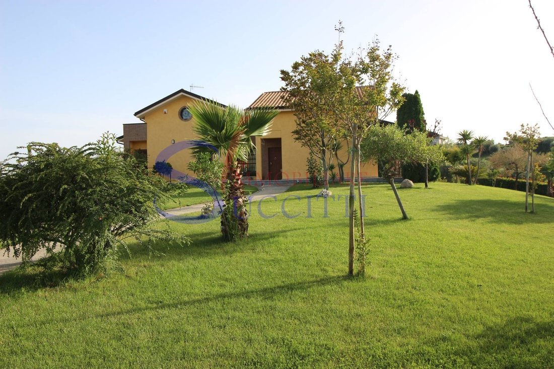 Villa in Tortoreto, Abruzzo, Italy 3 - 12744605