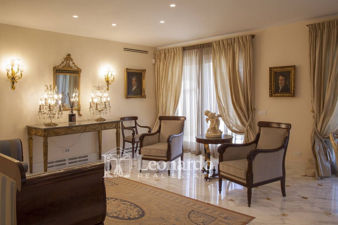 Villa in Vittoria Apuana, Forte dei Marmi, Tuscany 2 - 12745562