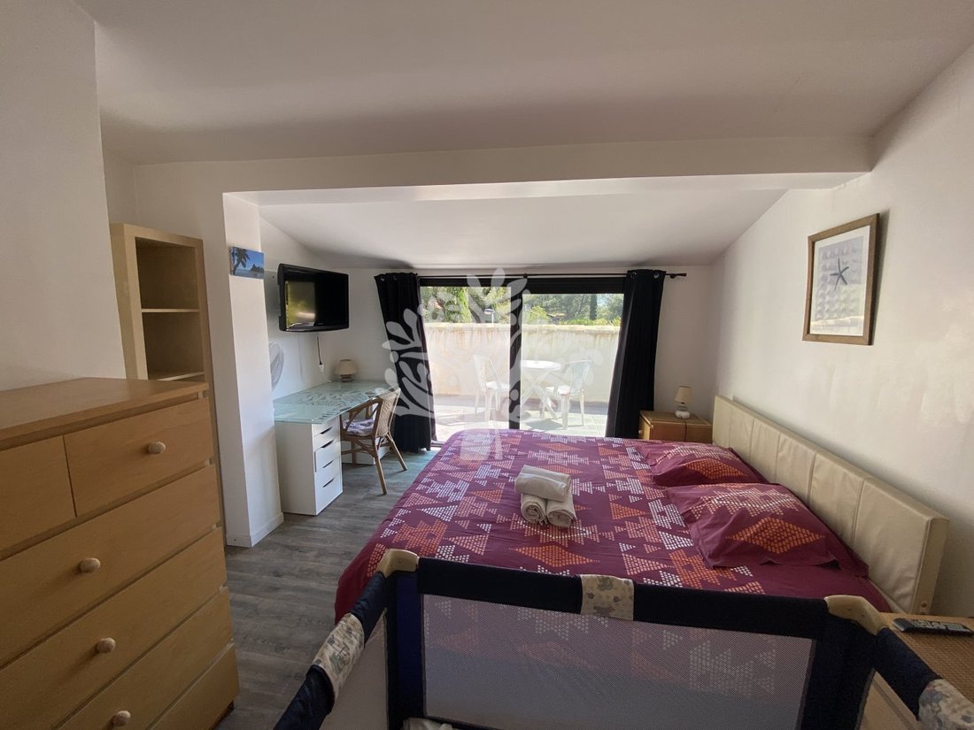 House in Sanary-sur-Mer, Provence-Alpes-Côte d'Azur, France 5 - 12746894