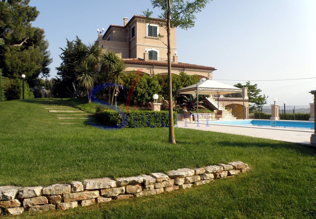 Villa in Offida, Marche, Italy 1 - 12744876