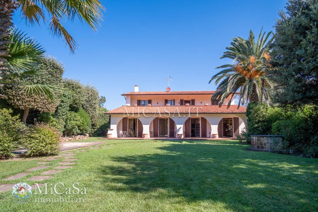 Villa in Tirrenia, Pisa, Italy 4 - 10769993