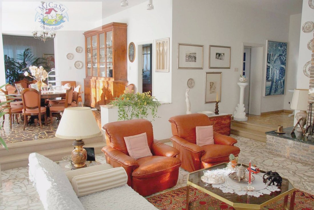 Villa in Tirrenia, Pisa, Italy 4 - 10767599