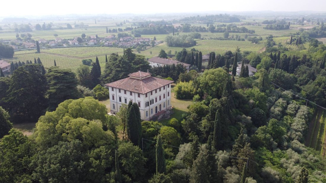 Villa in Lazise, Veneto, Italy 2 - 12745315