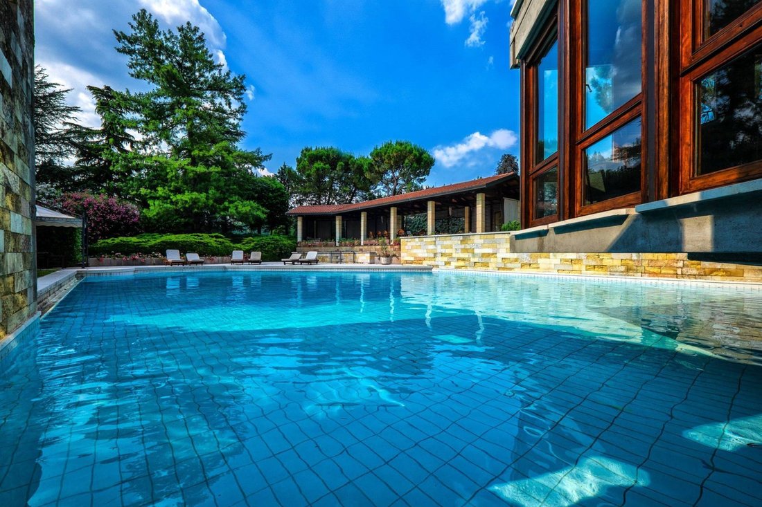 Villa in Negrar di Valpolicella, Veneto, Italy 2 - 12745248
