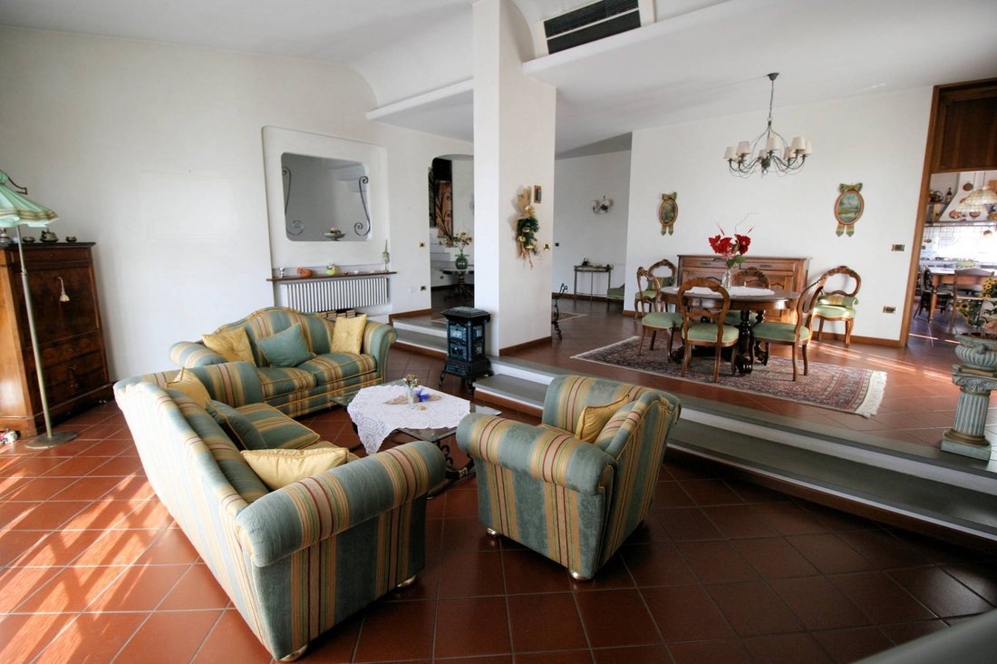 Villa in High School Zone, Montecatini Terme, Italy 1 - 12745809