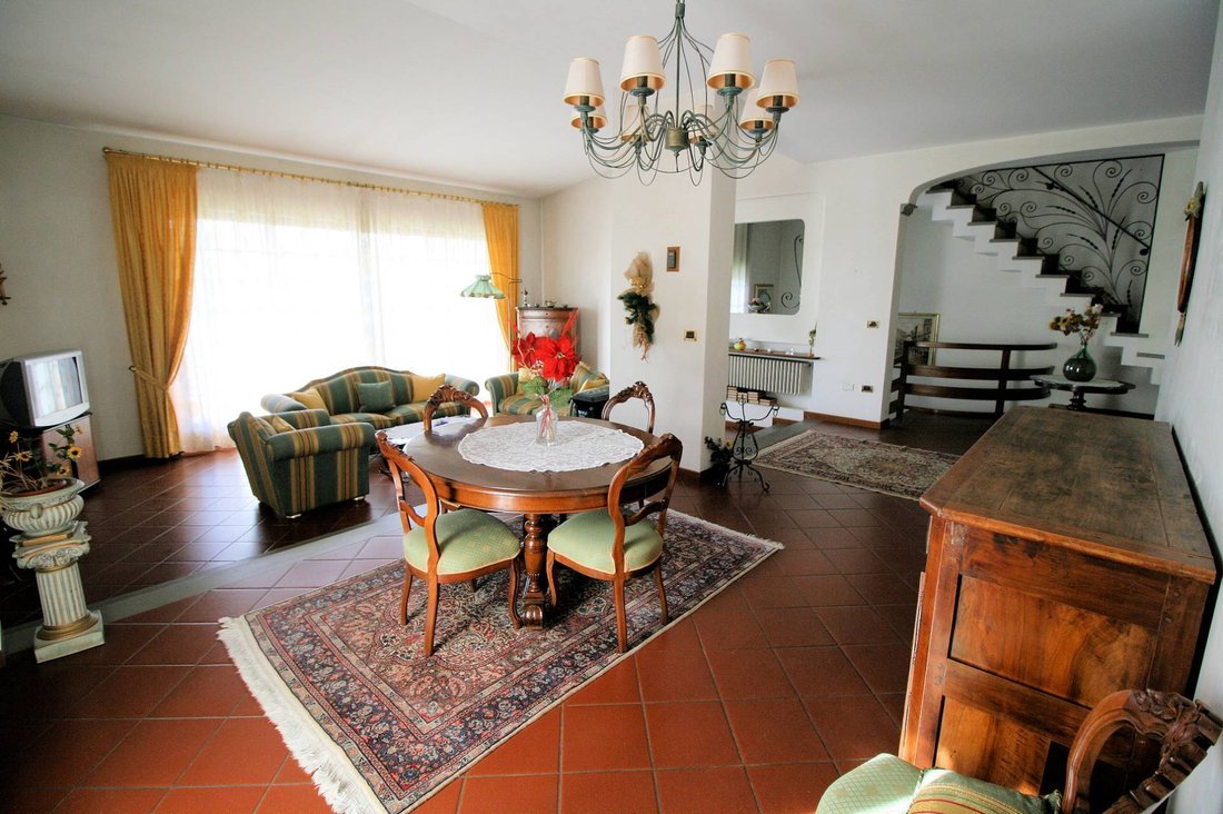 Villa in High School Zone, Montecatini Terme, Italy 2 - 12745809