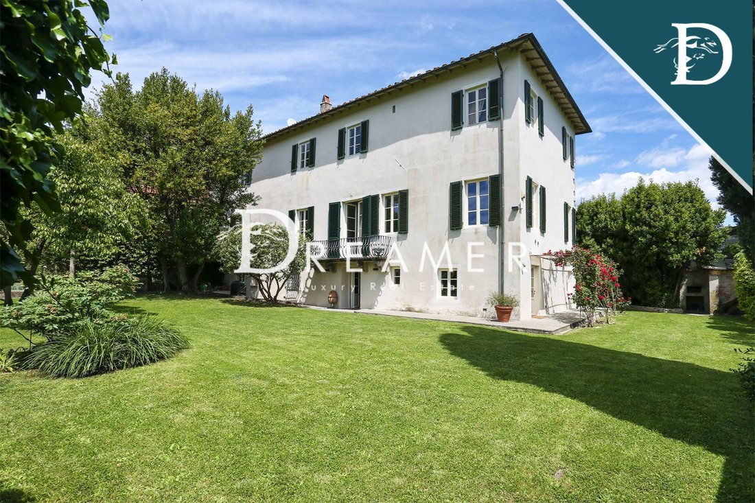 Historic Villa With Swimming Pool For Sale In Lucca In Lucca, Tuscany