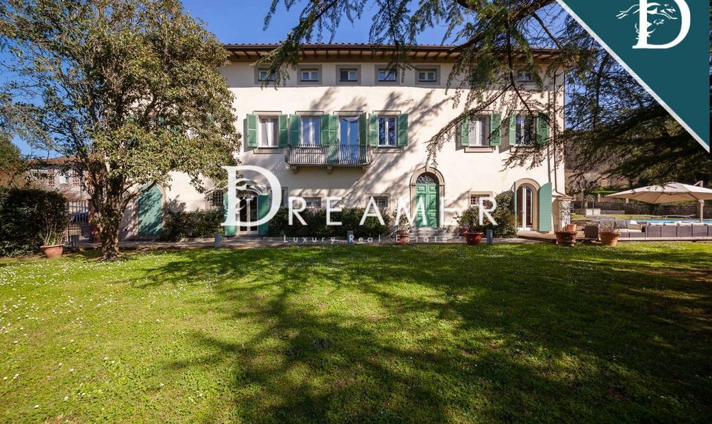 Villa For Sale In Lucca, San Macario In Piano In Lucca, Tuscany, Italy