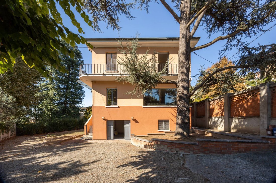 Single House For Sale In Torino In Turin, Piedmont, Italy For Sale