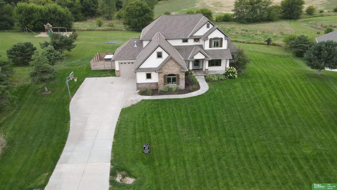 5 Bedrooms Single Family Detached In Gretna, Nebraska, United States