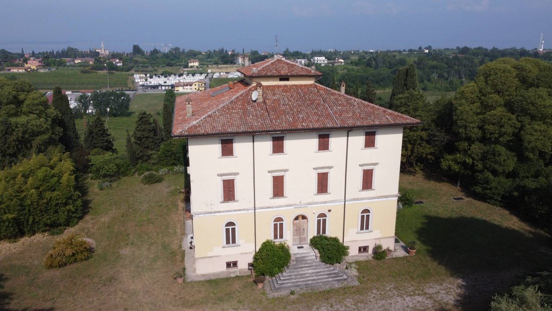 Villa in Lazise, Veneto, Italy 3 - 12745315
