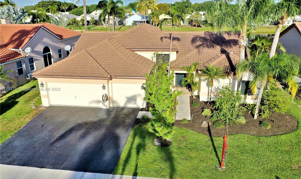 Renovated Home In Sought After Forest Ridge In Davie, Florida, United