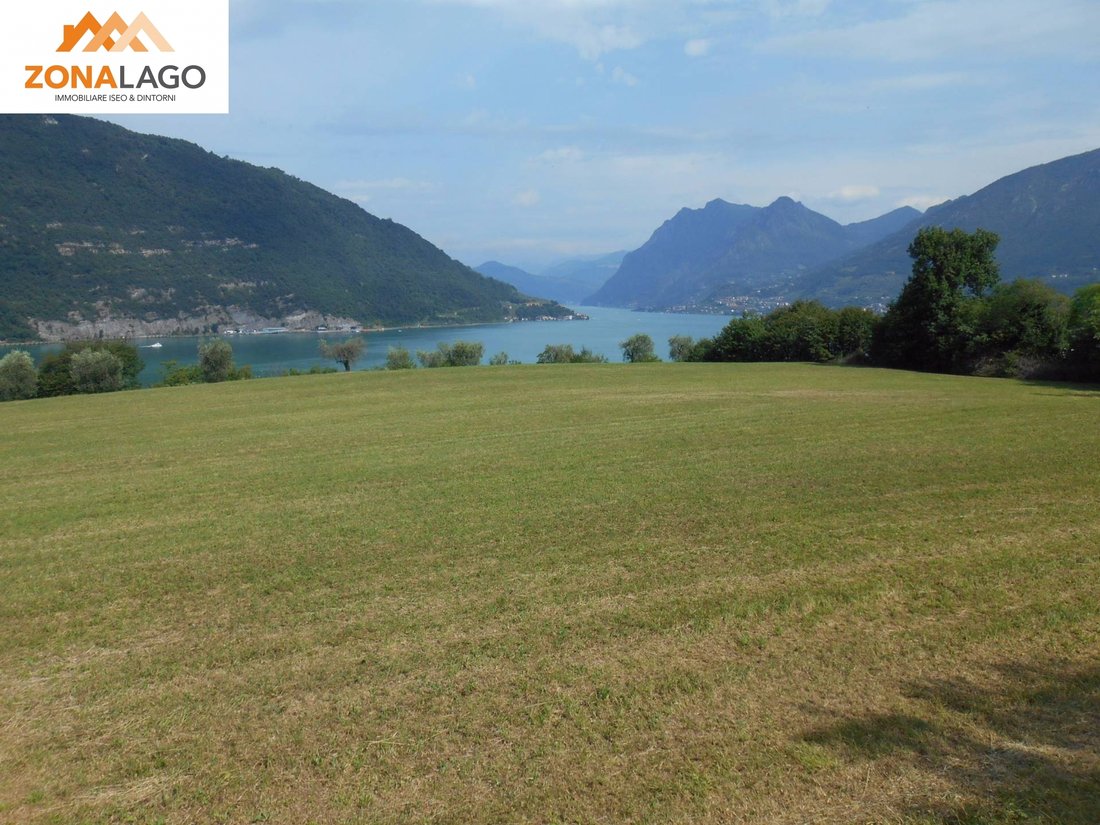 Land in Siviano, Lombardy, Italy 1 - 12749422