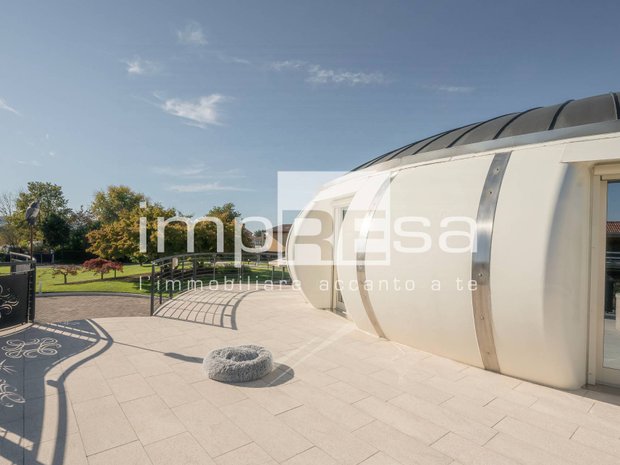 Luxury villas with garden for sale in Moriago della Battaglia,