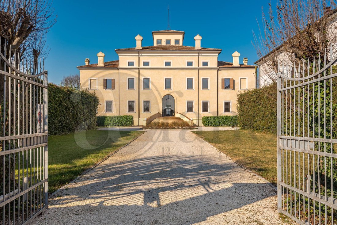 Country House in Gonzaga, Lombardy, Italy 1 - 12750155