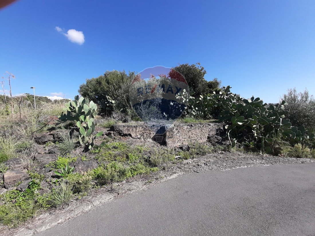 Land in Sant'Agata li Battiati, Sicily, Italy 5 - 12749813